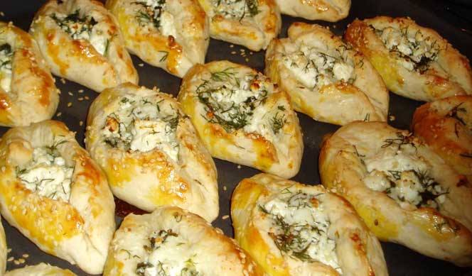 Peynirli Sandal Poğaça Tarifi